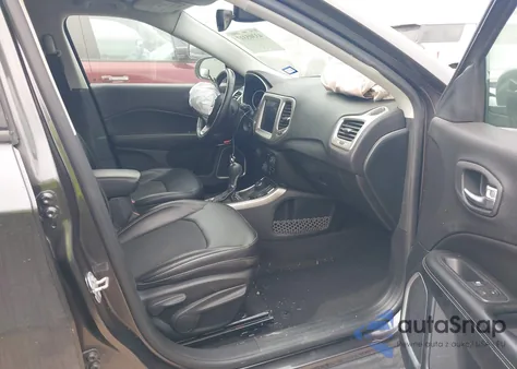 2018 Jeep Compass Latitude 4X4 from USA, damaged, VIN 3C4NJDBB2JT155243